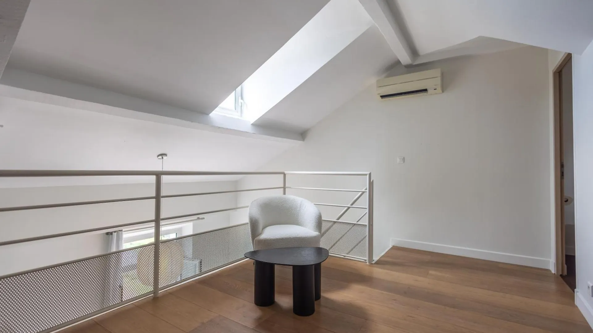 Lb Vacation Rentals I Beautiful, Renovated Duplex With Swimming Pool Cannes 0*,  Francja