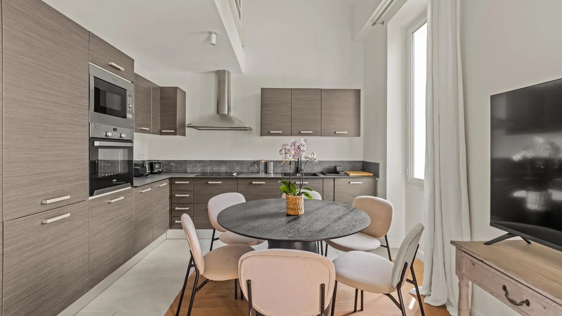 Lb Vacation Rentals I Beautiful, Renovated Duplex With Swimming Pool Cannes