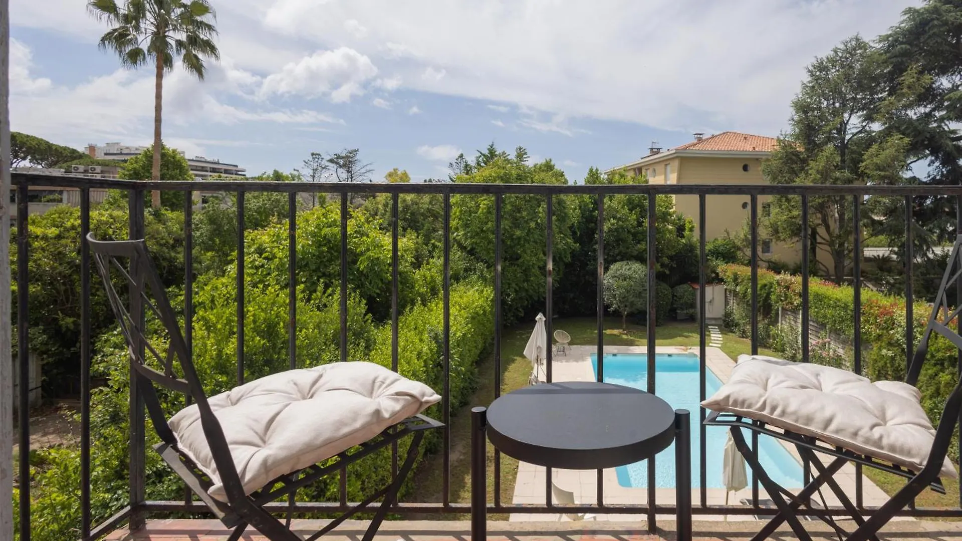 Lb Vacation Rentals I Beautiful, Renovated Duplex With Swimming Pool Cannes