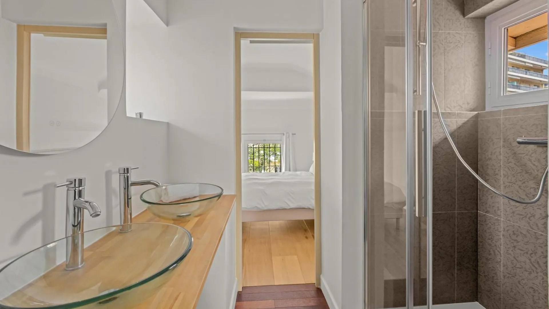 Lb Vacation Rentals I Beautiful, Renovated Duplex With Swimming Pool Cannes 0*,  Frankrig