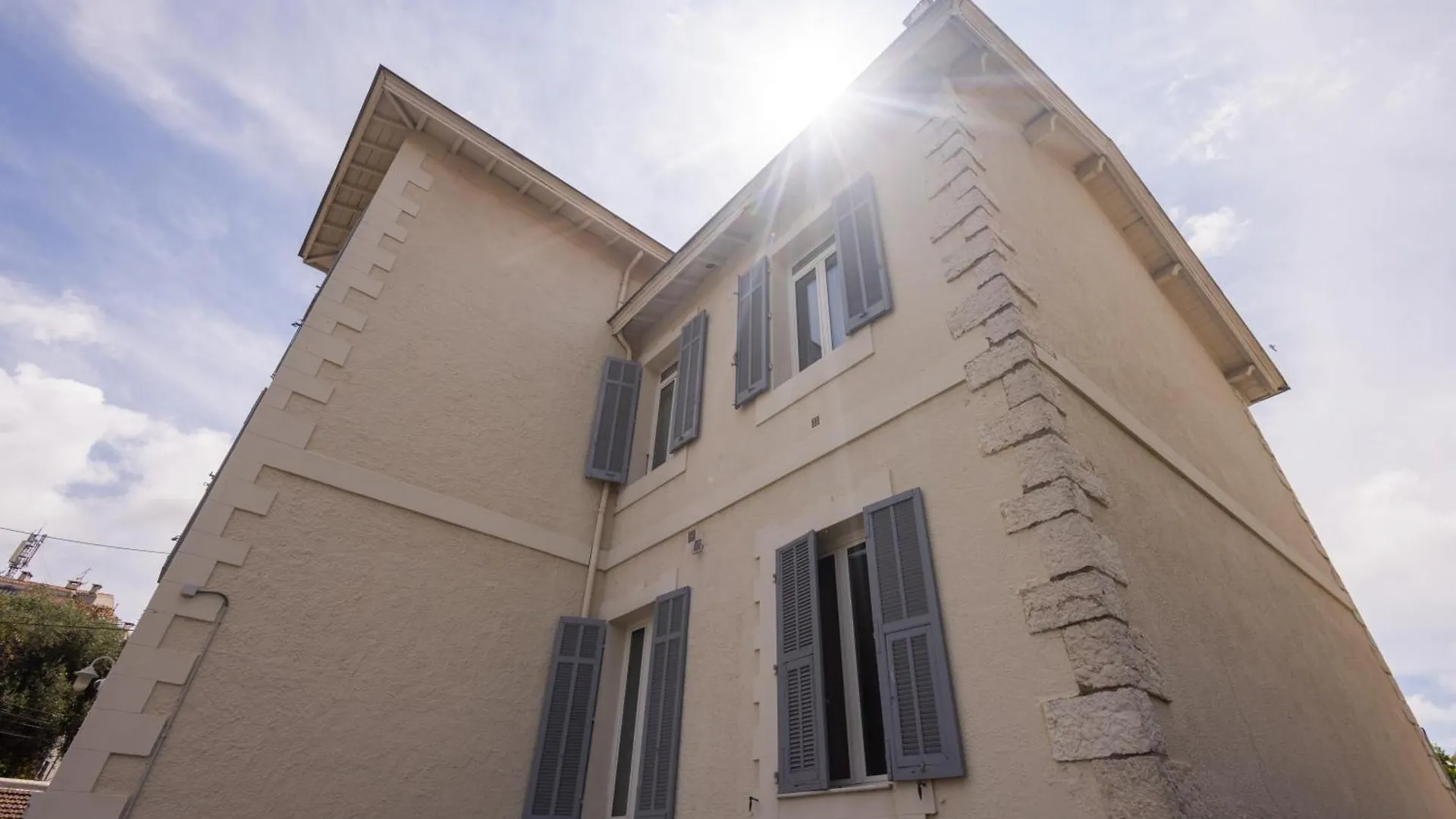 Lb Vacation Rentals I Beautiful, Renovated Duplex With Swimming Pool Cannes 0*,  Frankrig